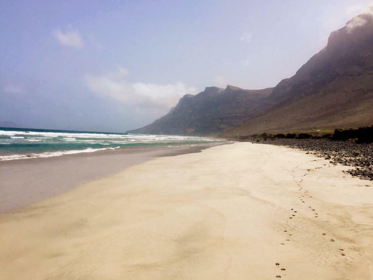 Fcg20, Famara Beach Luaran gambar